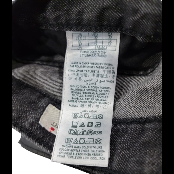 (M) Guess Dark Wash Jeans (Men) - Picture 10 of 11